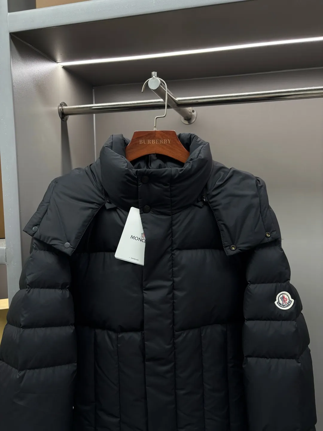 Moncler Classic Hot Sale Same Style In Stock 💥Premium Series， ， ， ， ， ， ， ， 。 ， ， ， ，DIST 90 ！ ！🔍 ： ， Red ， ， Moncler 。 Sizes：M-XXL ：Black Beige